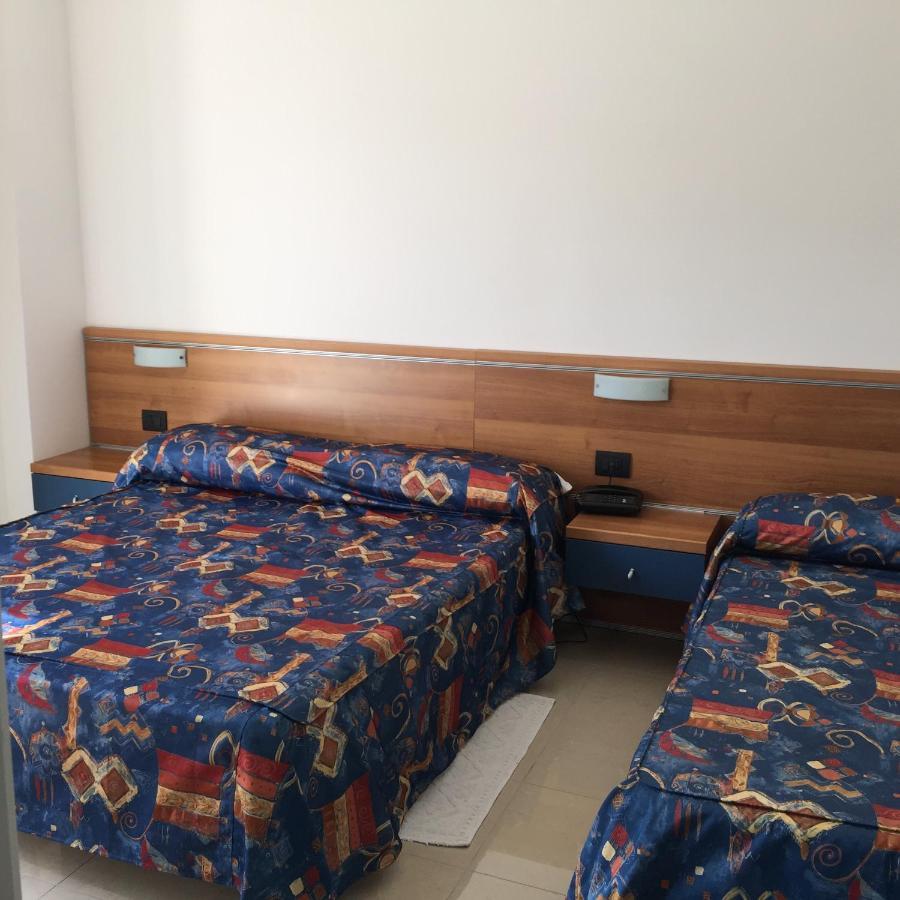 Hotel Athena Pesaro Zewnętrze zdjęcie