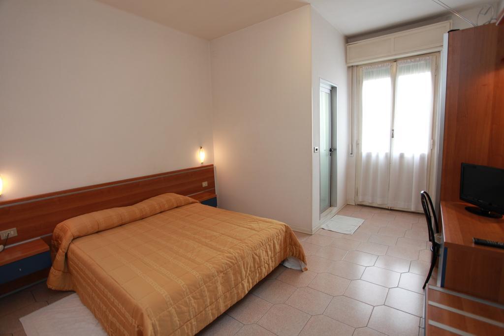 Hotel Athena Pesaro Pokój zdjęcie