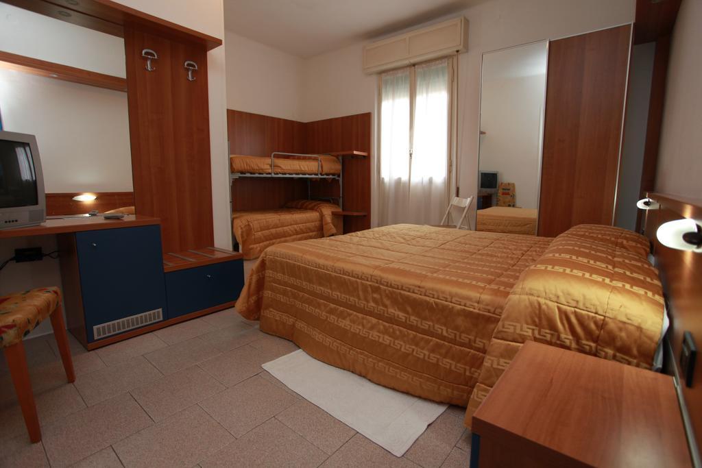 Hotel Athena Pesaro Pokój zdjęcie